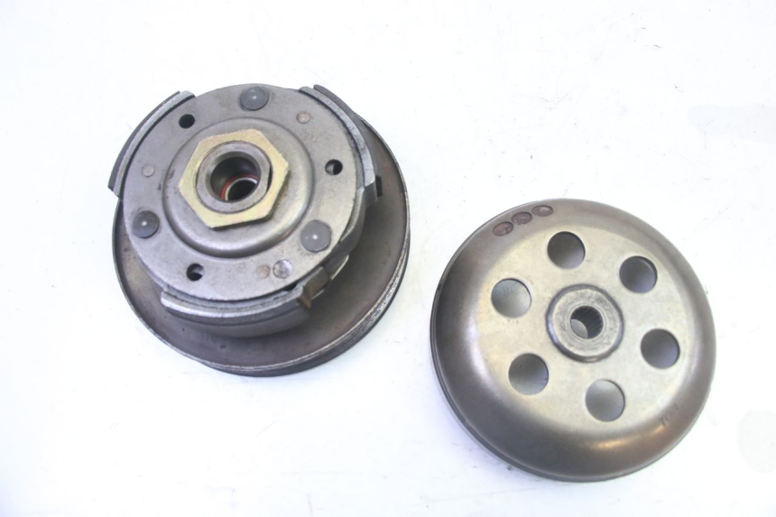 photo de EMBRAGUE PEUGEOT SATELIS 125 (2006 - 2009) - Detalles de los puntos de fijación