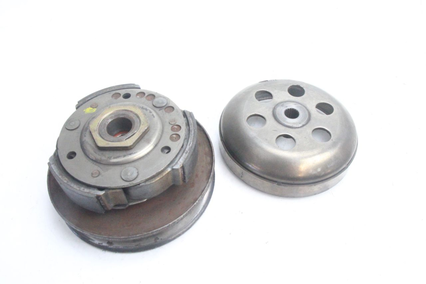 photo de EMBRAGUE PEUGEOT SATELIS 125 (2006 - 2009) - Primer plano técnico