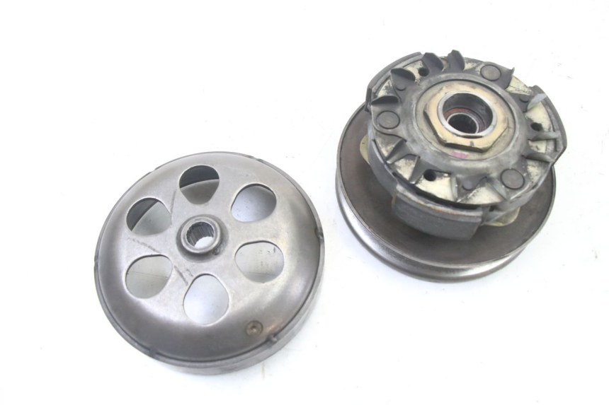 photo de EMBRAGUE APRILIA SCARABEO GT TOURING 125 (1999 - 2005) - Primer plano técnico