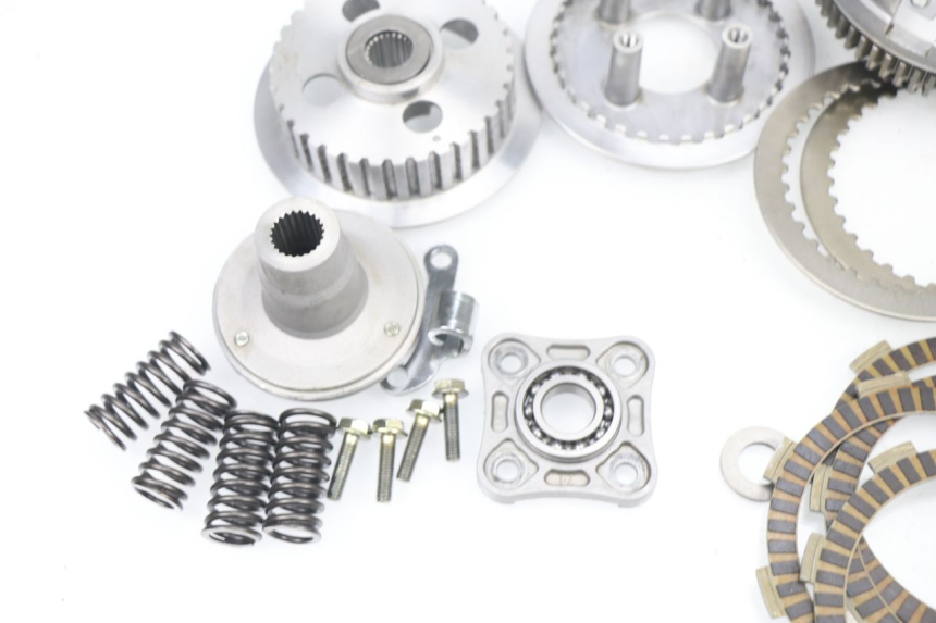 photo de EMBRAGUE MASAI SCRAMBLER 125 (2018 - 2020) - Primer plano técnico