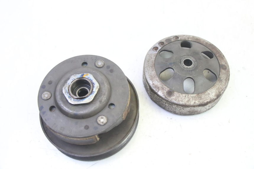 photo de EMBRAGUE HONDA SCV LEAD 100 (2003 - 2007) - Primer plano técnico