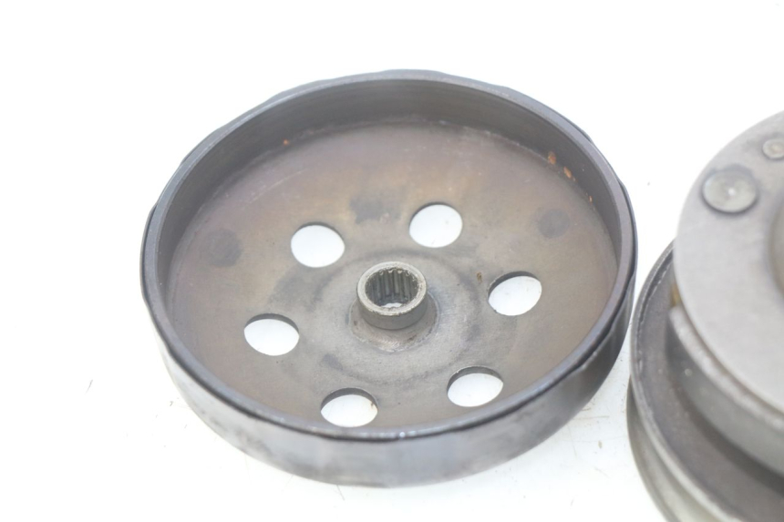 photo de EMBRAGUE YAMAHA SLIDER NAKED 50 (2004 - 2018) - Primer plano técnico