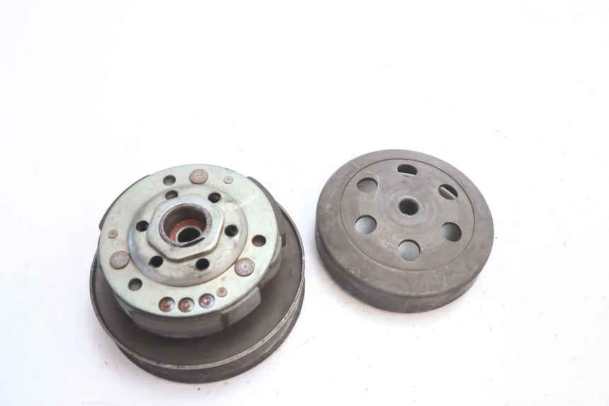 photo de EMBRAGUE PEUGEOT SPEEDFIGHT LC 50 (1996 - 2002) - Primer plano técnico