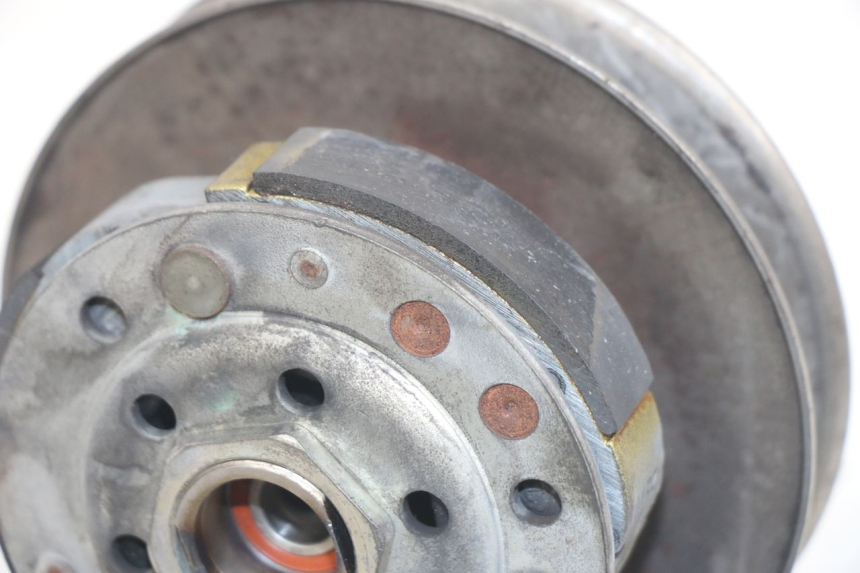 photo de EMBRAGUE APRILIA SR 2T 50 (2012 - 2017) - Primer plano técnico