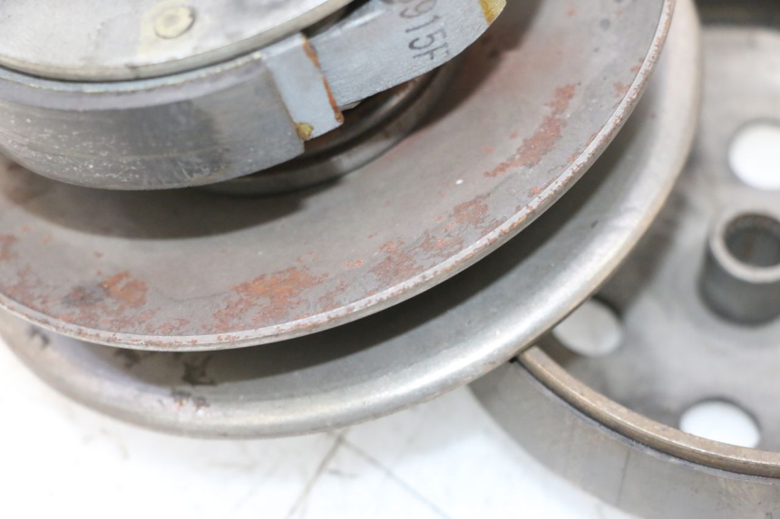 photo de EMBRAGUE APRILIA SR MOTARD 50 (2012 - 2018) - Primer plano técnico