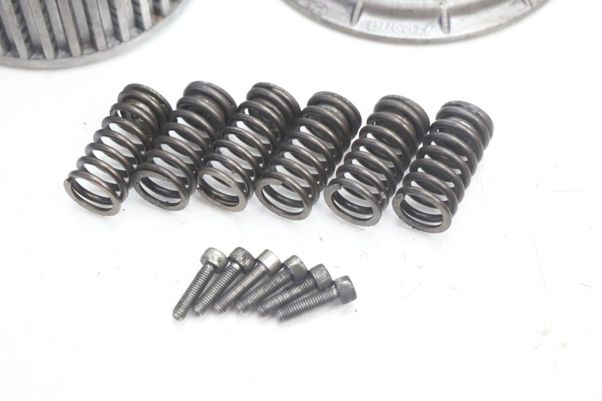 photo de EMBRAGUE DUCATI SS IE DS CARENEE 1000 (2002 - 2006) - Detalles de los puntos de fijación