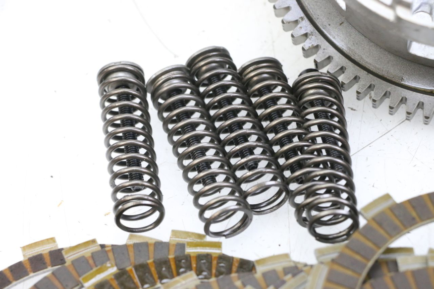 photo de EMBRAGUE SUZUKI GSR 750 (2011 - 2017) - Ángulo de visión alternativo