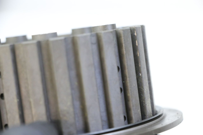 photo de EMBRAGUE SUZUKI GSR 750 (2011 - 2017) - Primer plano técnico