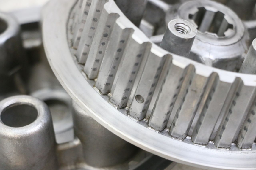 photo de EMBRAGUE SUZUKI SV S 650 (1999 - 2002) - Estado de la superficie y material