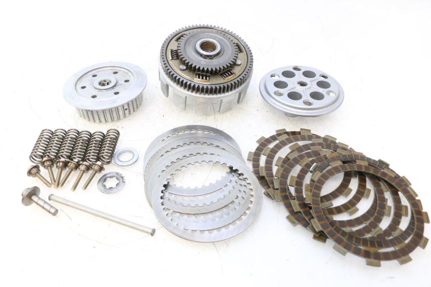 photo de EMBRAGUE SUZUKI SV S 650 (1999 - 2002) - Zoom sobre los componentes
