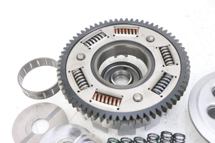 photo de EMBRAGUE YAMAHA TDM ABS 900 (2002 - 2014) - Primer plano de alta resolución