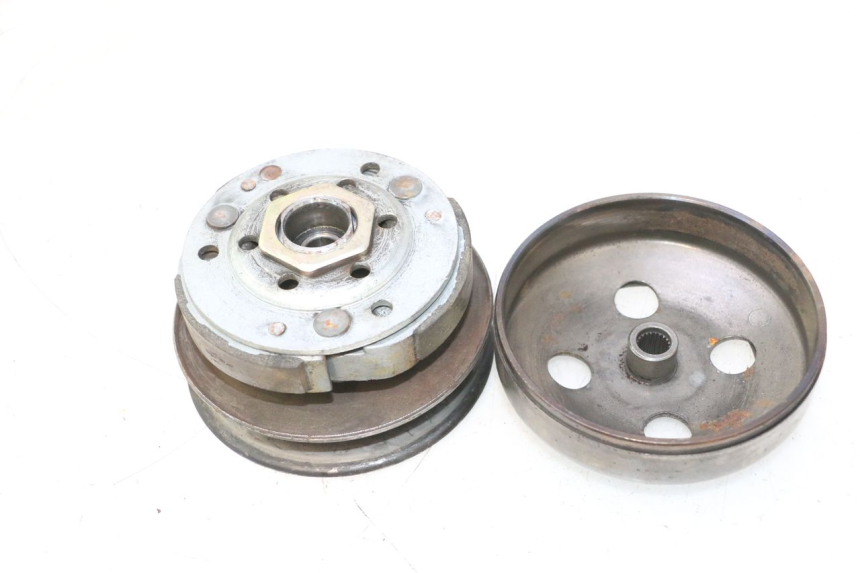 photo de EMBRAGUE PEUGEOT TREKKER 50 (1995 - 2004) - Primer plano técnico