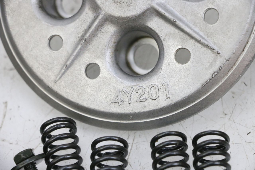 photo de EMBRAGUE YAMAHA TTR 125 (2000 - 2020) - Detalles de los puntos de fijación