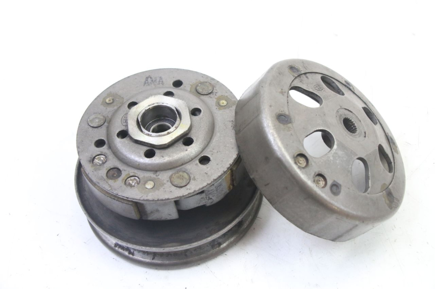 photo de EMBRAGUE PEUGEOT TWEET 4T 50 (2014 - 2019) - Detalle de la pieza