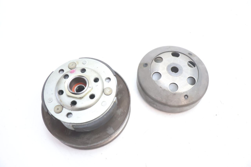 photo de EMBRAGUE PIAGGIO TYPHOON 50 (2000 - 2009) - Primer plano técnico