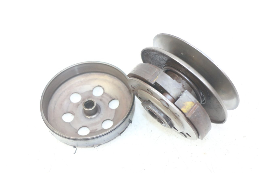 photo de EMBRAGUE PEUGEOT V-CLIC VCLIC 50 (2007 - 2013) - Primer plano técnico