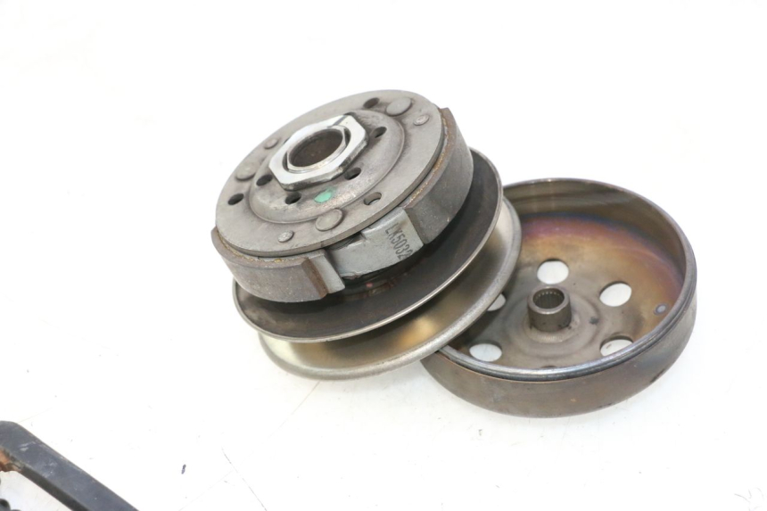 photo de EMBRAGUE PEUGEOT VIVACITY NEW 2T 50 (2008 - 2017) - Primer plano técnico