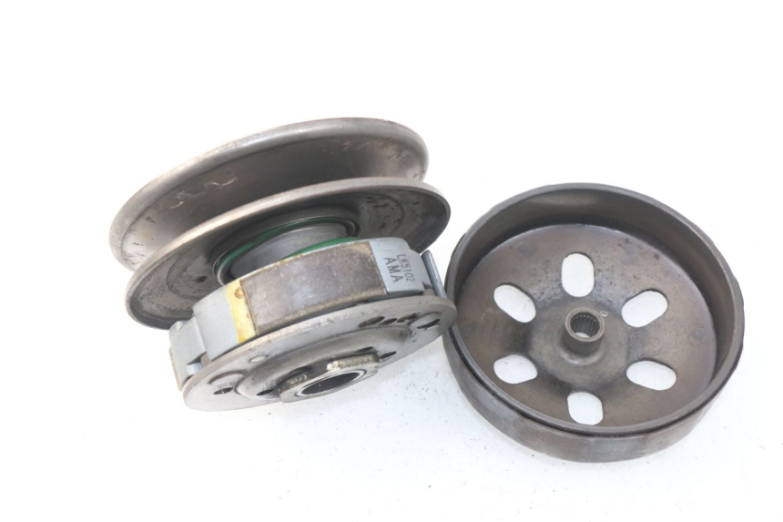 photo de EMBRAGUE PEUGEOT VIVACITY NEW 4T 50 (2008 - 2017) - Otra perspectiva