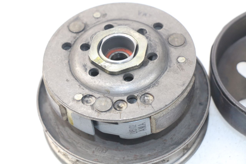 photo de EMBRAGUE PEUGEOT VIVACITY NEW 4T 50 (2008 - 2017) - Primer plano técnico