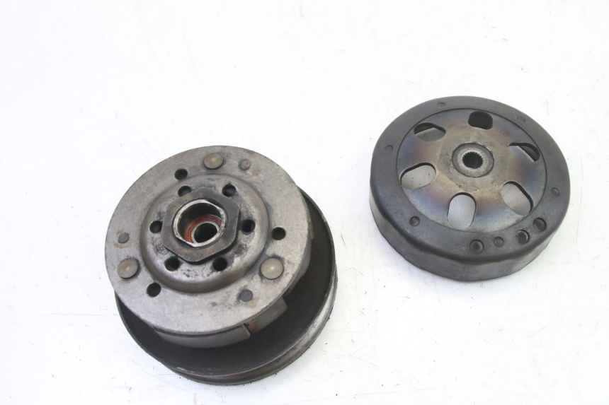 photo de EMBRAGUE PEUGEOT VIVACITY NEW 4T 50 (2008 - 2017) - Primer plano técnico