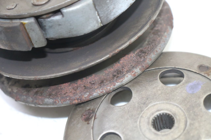 photo de EMBRAGUE PEUGEOT VIVACITY 50 (2004 - 2009) - Detalles de los puntos de fijación