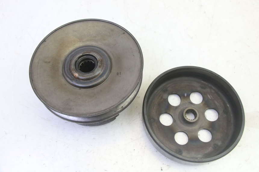 photo de EMBRAGUE YAMAHA XMAX X-MAX 125 (2006 - 2009) - Primer plano técnico