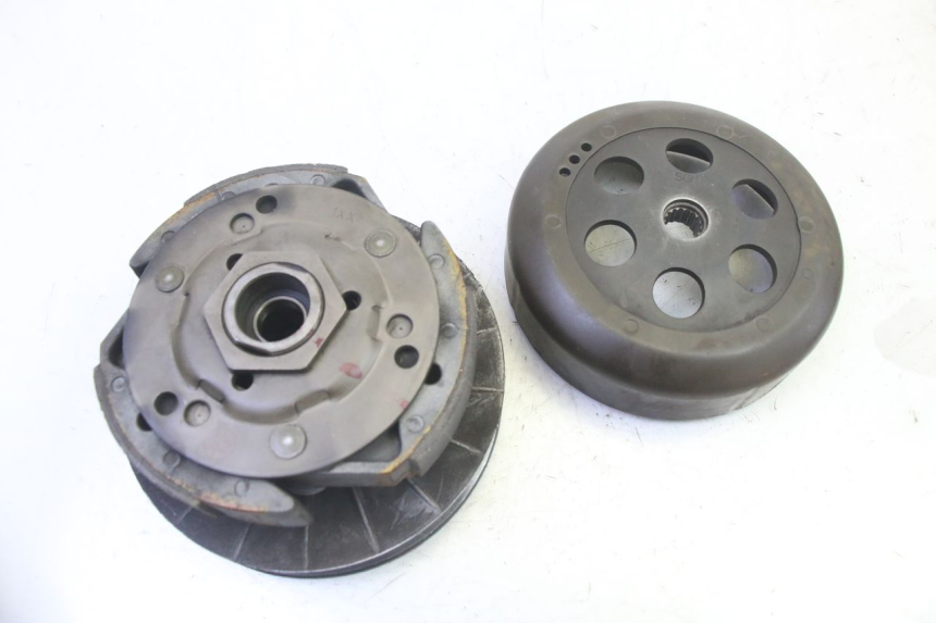 photo de EMBRAGUE YAMAHA X-MAX XMAX 250 (2006 - 2009) - Primer plano técnico