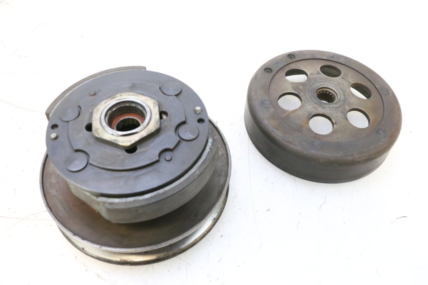 photo de EMBRAGUE YAMAHA X-MAX XMAX 125 (2010 - 2013) - Primer plano técnico