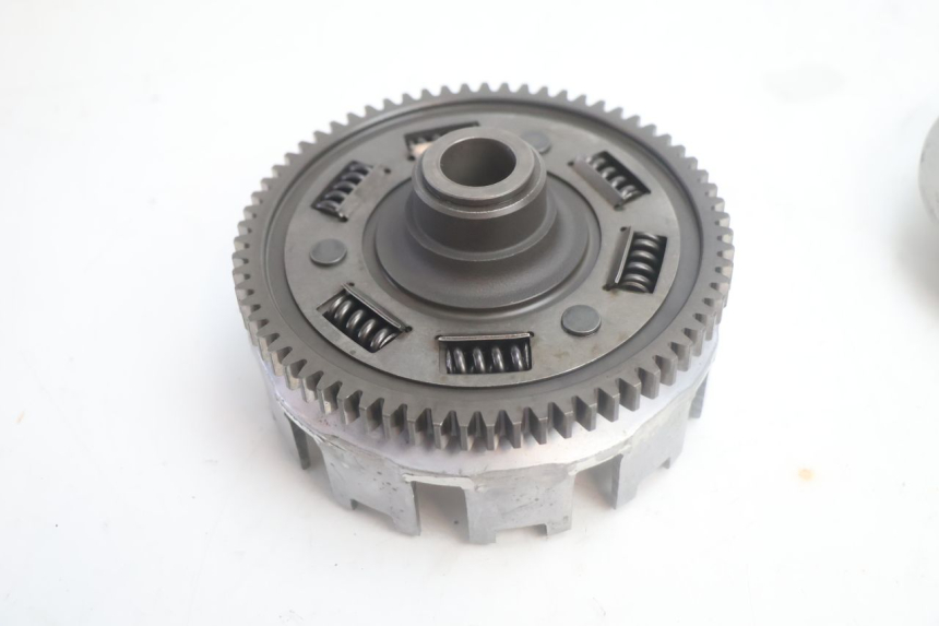 photo de EMBRAGUE HONDA XLV VARADERO 125 (2007 - 2012) - Primer plano técnico