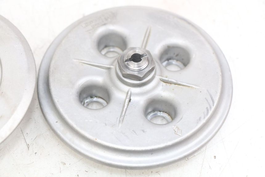 photo de EMBRAGUE PEUGEOT XP6 50 (2006 - 2011) - Zoom sobre los componentes