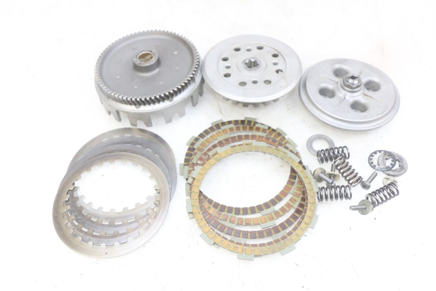 photo de EMBRAGUE PEUGEOT XP6 50 (2006 - 2011) - Inspección visual detallada