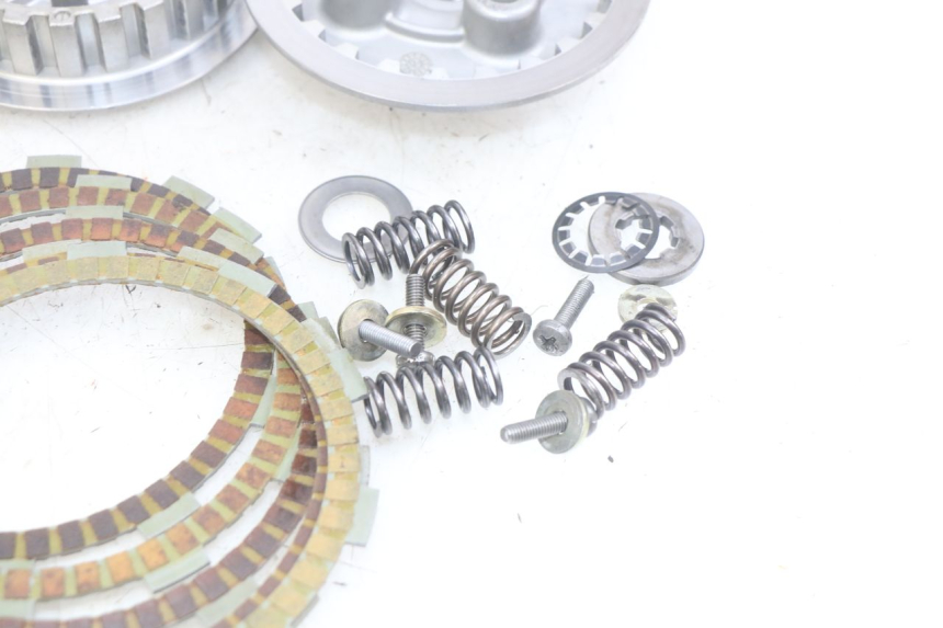 photo de EMBRAGUE PEUGEOT XP6 50 (2006 - 2011) - Enfoque en la estructura