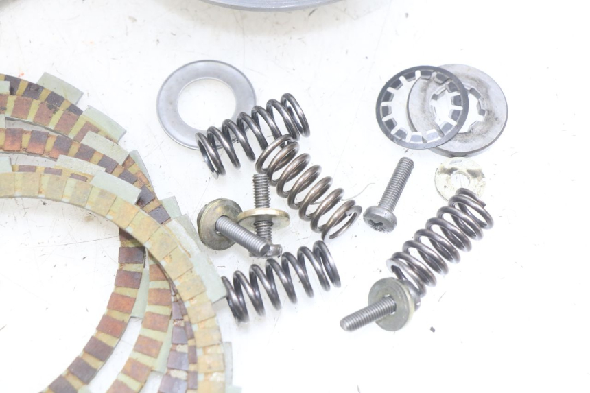 photo de EMBRAGUE PEUGEOT XP6 50 (2006 - 2011) - Perfil de la pieza de repuesto