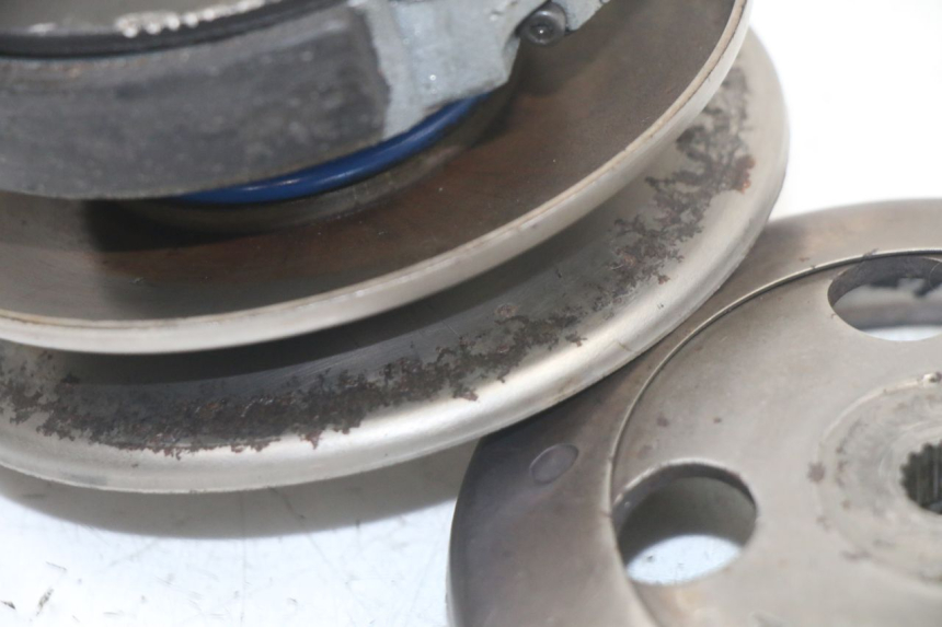 photo de EMBRAGUE YAMAHA AEROX 50 (1997 - 2006) - Primer plano técnico