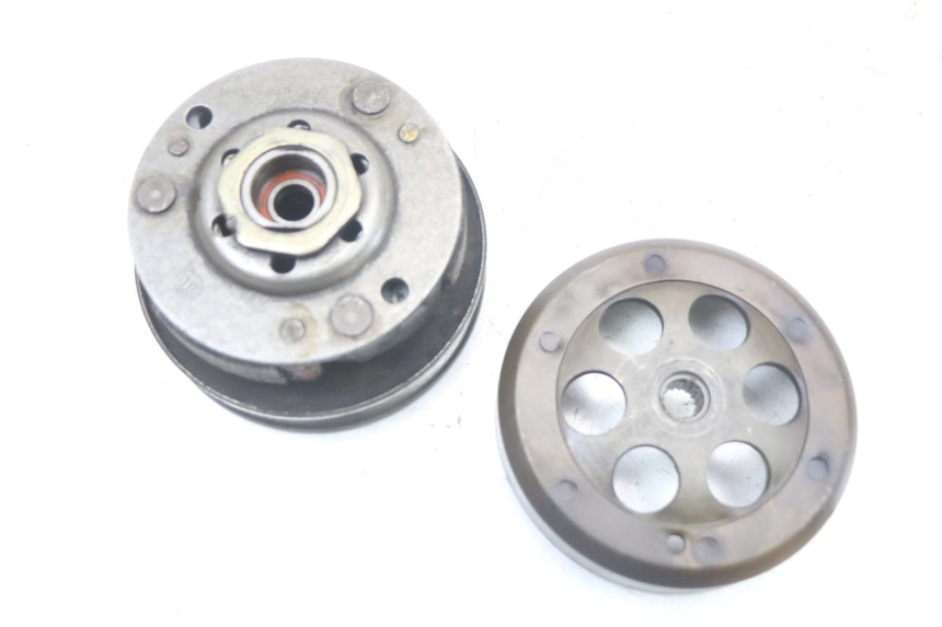 photo de EMBRAGUE YAMAHA BW'S NG NEXT GENERATION 50 (1996 - 2003) - Primer plano técnico