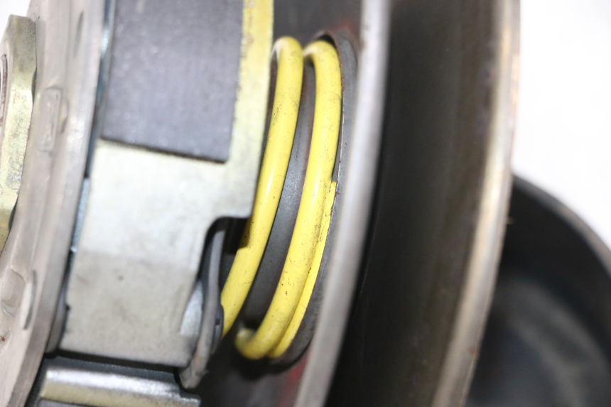 photo de EMBRAGUE YAMAHA YP MAJESTY 125 (2002 - 2006) - Detalles de los puntos de fijación