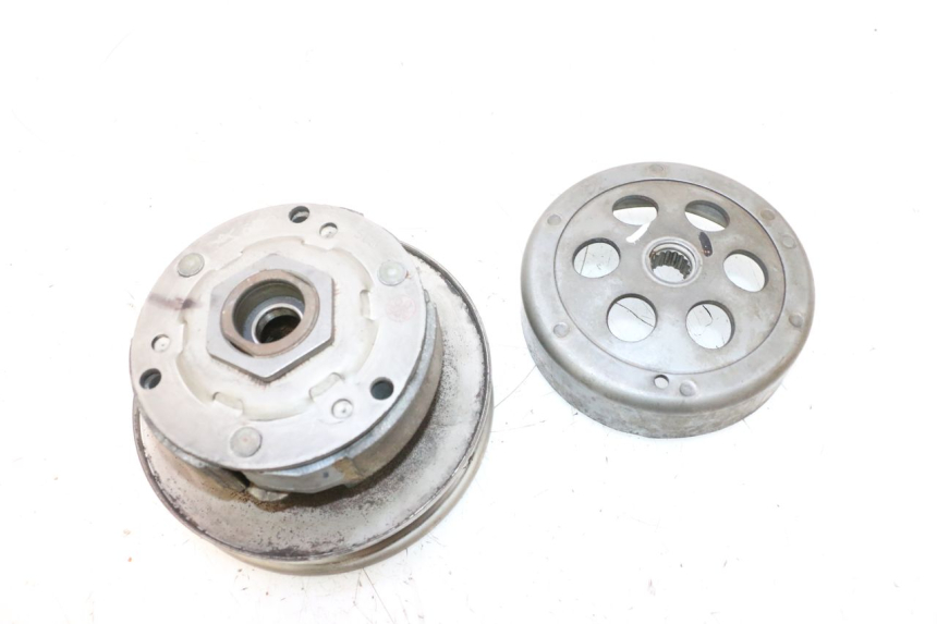 photo de EMBRAGUE YAMAHA YP MAJESTY 125 (1998 - 2001) - Primer plano técnico