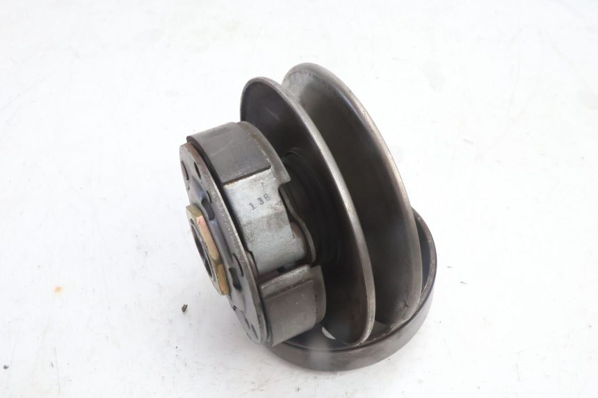photo de EMBRAGUE YAMAHA YP MAJESTY 125 (2007 - 2010) - Primer plano técnico