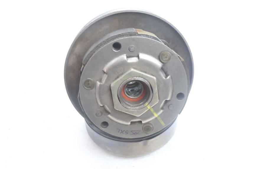 photo de EMBRAGUE YAMAHA YP MAJESTY 125 (2002 - 2006) - Primer plano técnico
