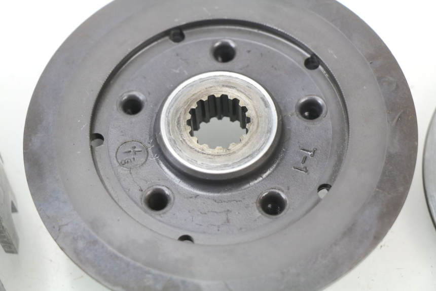 photo de EMBRAGUE YAMAHA YZ-F YZF 250 (2007 - 2013) - Primer plano de alta resolución
