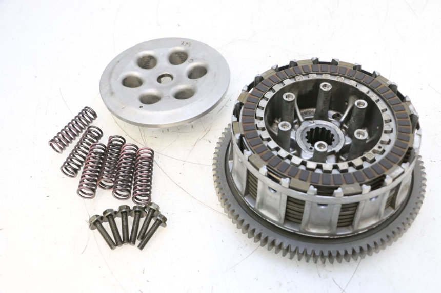 photo de EMBRAGUE YAMAHA YZF R GENESIS 750 (1993 - 1998) - Primer plano técnico