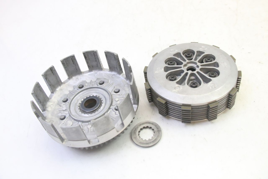 photo de EMBRAGUE YAMAHA YZF YZ-F 450 (2014 - 2016) - Primer plano de alta resolución