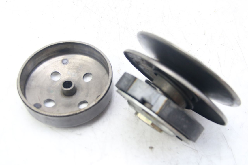 photo de EMBRAGUE PIAGGIO ZIP 4T 50 (2018 - 2020) - Primer plano técnico