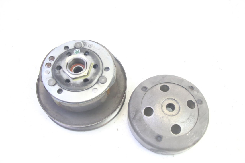 photo de EMBRAGUE PIAGGIO ZIP 4T 50 (2018 - 2020) - Primer plano técnico