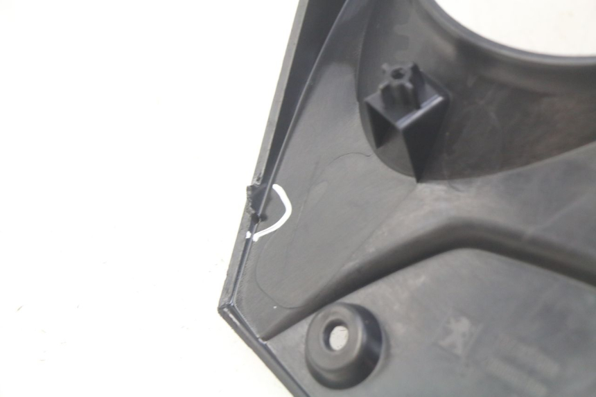 photo de ENTOURAGE CUENTA KILÓMETROS PEUGEOT CITYSTAR 125 (2011 - 2017) - Otra perspectiva