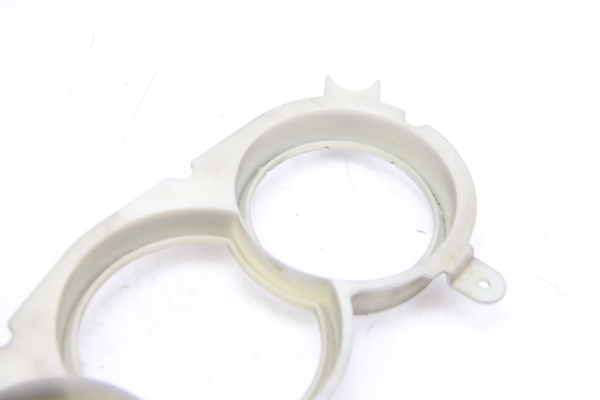 photo de ENTOURAGE CUENTA KILÓMETROS PEUGEOT CITYSTAR 125 (2011 - 2017) - Estado de la superficie y material