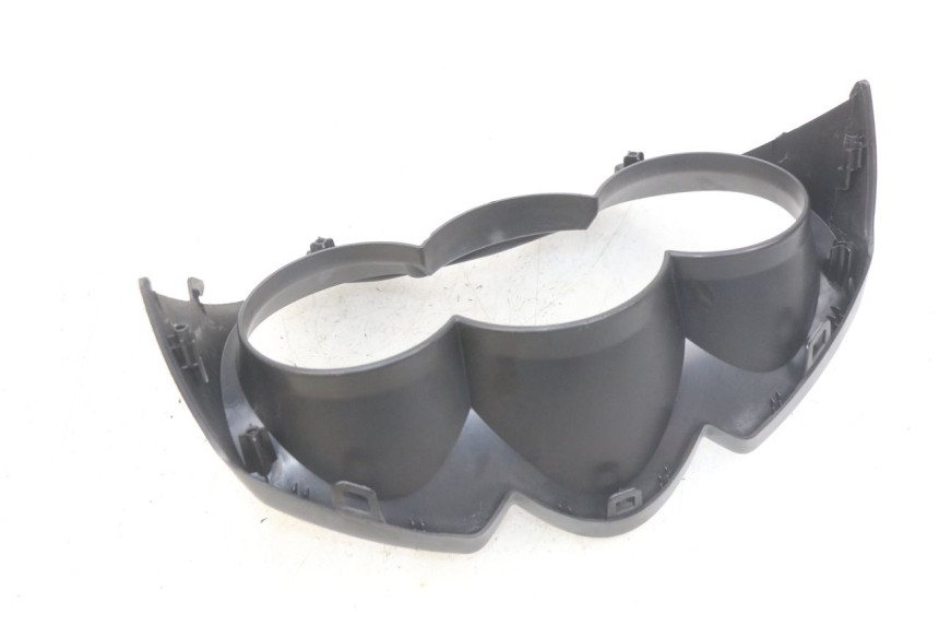 photo de ENTOURAGE CUENTA KILÓMETROS PEUGEOT CITYSTAR 125 (2011 - 2017) - Detalle de la pieza