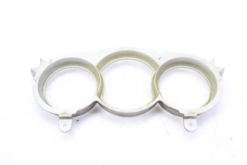 photo de ENTOURAGE CUENTA KILÓMETROS PEUGEOT CITYSTAR 50 (2013 - 2017) - Detalles de los puntos de fijación