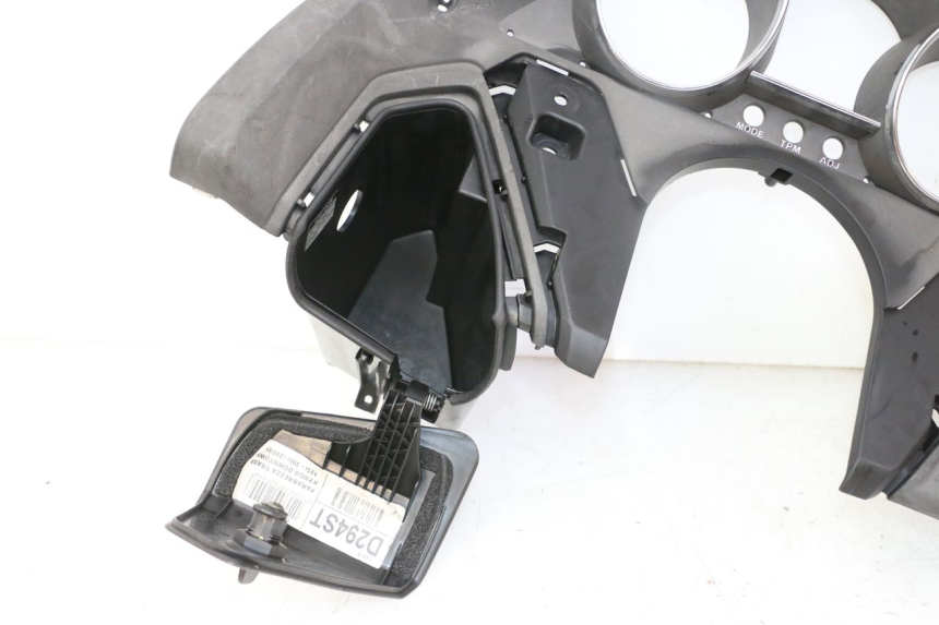 photo de CUADRO DE INSTRUMENTOS KYMCO DINK STREET 125 (2009 - 2014) - Primer plano de alta resolución