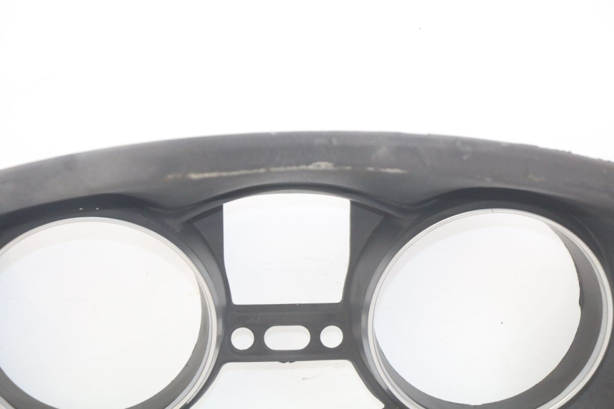 photo de ENTOURAGE CUENTA KILÓMETROS PIAGGIO MP3 LT 400 (2007 - 2012) - Características distintivas